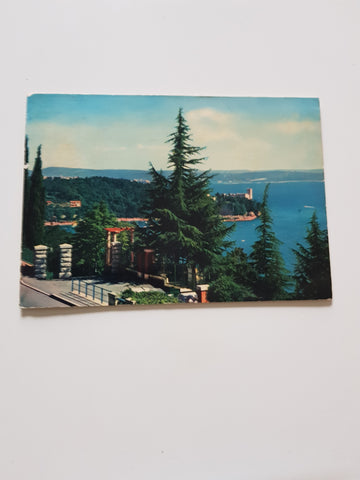 AK Trieste. Veduta parco e castello di Miramare.