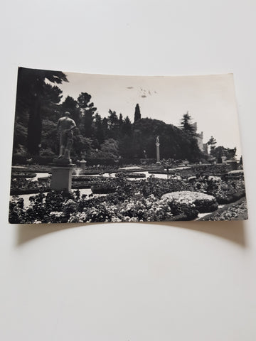 AK Trieste. Miramare. Giardino all'italiana.