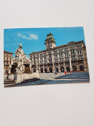 AK Trieste. Piazza dell'Unita Municipio.