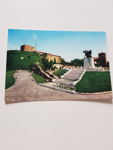 AK Trieste. Castello di S. Giusto e Monumento ai Caduti.