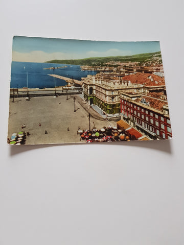 AK Trieste. Piazza Unita e Prefettura.