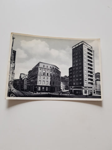 AK Trieste. Grattacielo e Banco di Napoli.