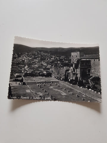 AK Trieste - Piazzale e Castello S. Giusto.