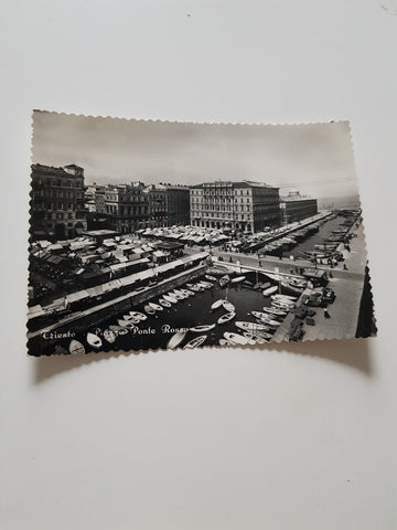 AK Trieste. Piazza Ponte Rosso.