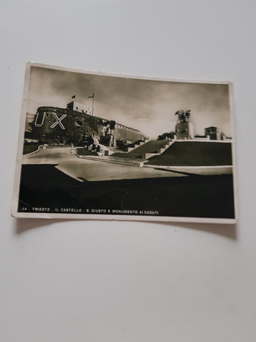 AK Trieste Il Castello S. Giusto e Monumento ai Caduti.