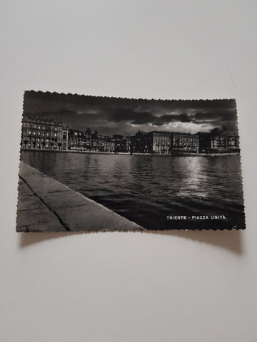 AK Trieste Piazza Unita.