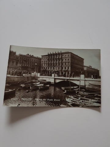 AK Trieste. Piazza del Ponte Rosso.
