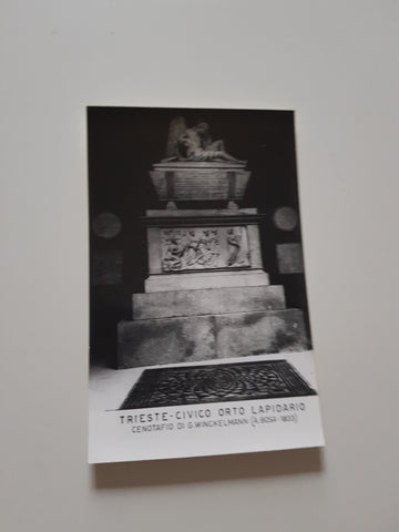 AK Trieste Civico Orto Lapidario Cenotafio di G. Winckelmann.