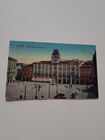 AK Trieste. Piazza grande e Municipio.
