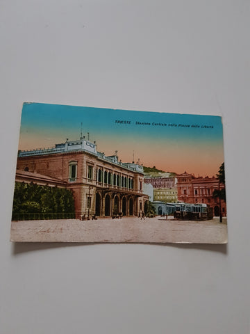 AK Trieste. Stazione Centrale nella Piazza della Liberta.