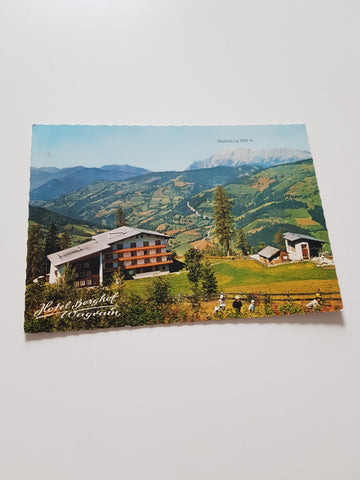 AK Wagrain. Hotel Berghof und Lift-Mittelstation.