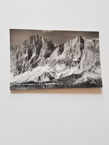 AK Dachtsteinsüdwandhütte mit Dachstein. (1937/38)