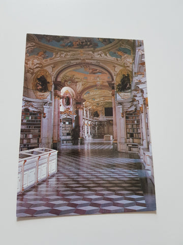 AK Admont. Benediktinerstift Prunksaal der Stiftsbibliothek.