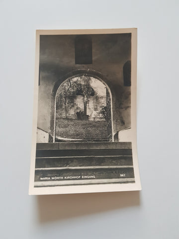 AK Maria Wörth. Kirchhof Eingang. (1940)