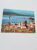 AK Pörtschach am Wörthersee. Werzer-Strand mit Blick auf Terrassen Cafe und Wasserskispringer.