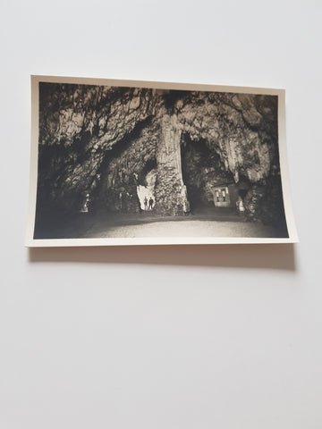AK R.R. Grotte di Postumia presso Trieste. L'Ufficio delle R.R. Poste nelle grotte.
