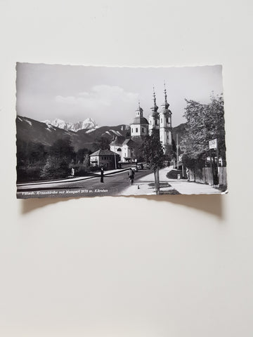 AK Villach. Kreuzkirche mit Mangart.