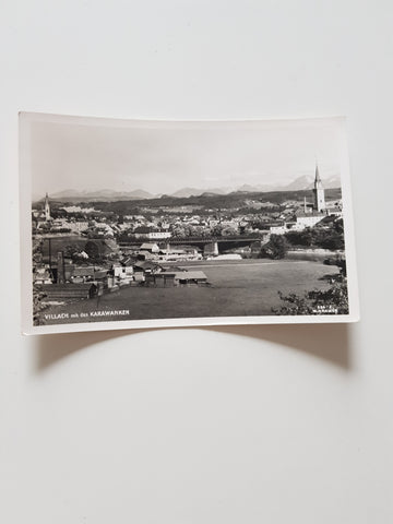AK Villach mit den Karawanken.