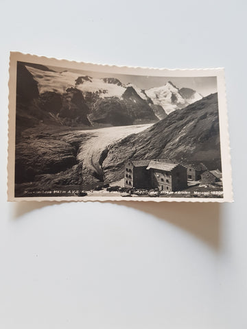 AK Glocknerhaus. A.V.S. Klagenfurt mit Pasterze & Großglockner.