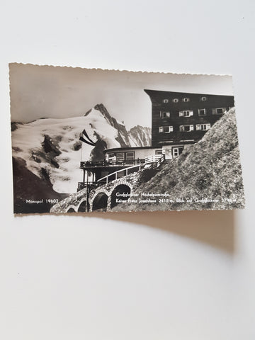 AK Großglockner Hochalpenstraße. Kaiser Franz Josefshaus auf Großglockner.