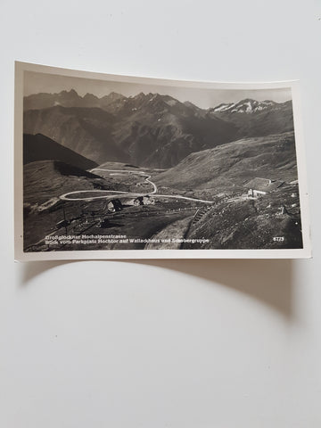 AK Großglockner Hochalpenstrasse Blick vom Parkplatz Hochtor auf Wallackhaus und Schobergruppe.