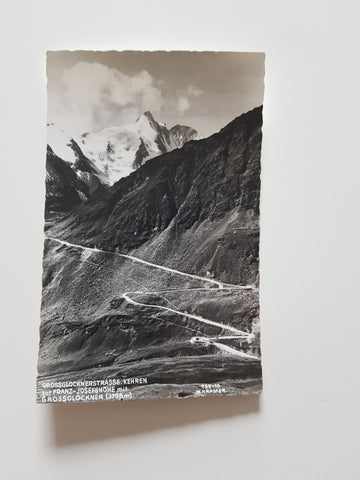 AK Grossglocknerstrasse. Kehren zur Franz Josefshöhe mit Grossglockner.
