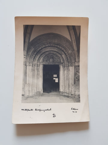 AK Millstatt: Kirchenportal.