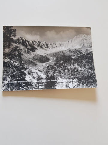 AK Lienzer Dolomiten. Kerschbaumeralm. Schutzhaus mit Eisenschuß.