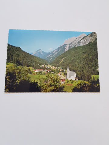 AK Thal gegen Lienzer Dolomiten. Kirche St. Corbinian.