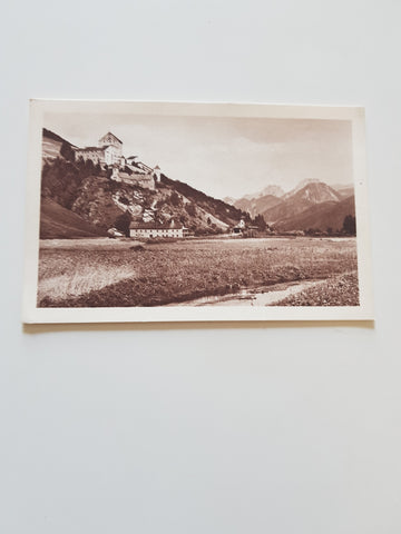 AK Schloß Heinfels mit den Lienzer Dolomiten.