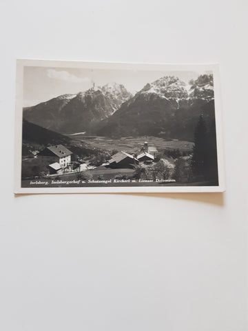 AK Iselsberg. Iselsbergerhof u. Schutzengel Kircherl mit Lienzer Dolomiten. (1938)