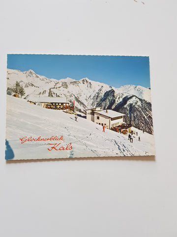 AK Glocknerblick Kals. Lift, Bergrestaurant und Bergstation gegen Großglockner.