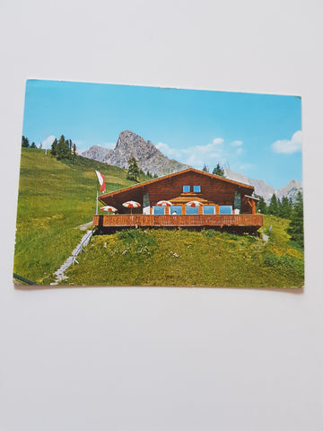 AK Bergstation Restaurant Glocknerblick mit Blauspitze im Hintergrund.