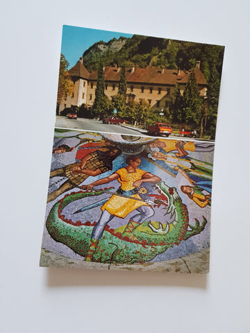 AK Hohenems. Palast Fundort des Heldenepos. Ausschnitt aus dem Mosaik des Nibelungenbrunnens von. akad. Maler Hannes Scherling.
