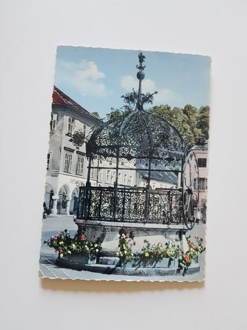 AK Bruck an der Mur. Eiserner Brunnen. (1958)