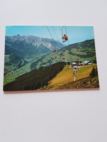 AK Schruns. Bergstation Kapellalpe mit Restaurant. Sennigratlift.