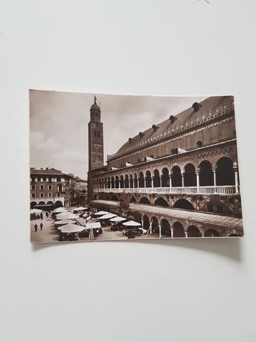 AK Padova - Piazza Frutta e Palzzo della Ragione.