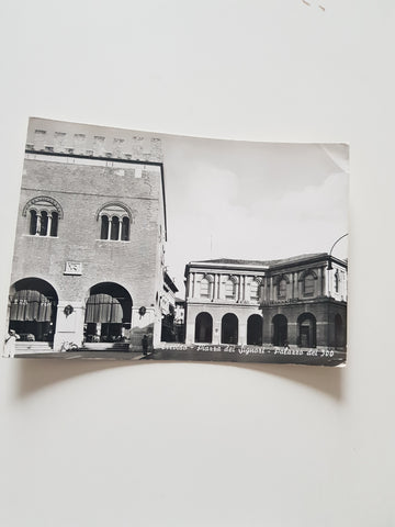 AK Treviso. Piazza dei Signori Palazzo dei 300.