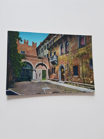 AK Verona. Cortile della casa di Giulietta. Il balcone.