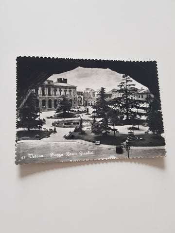 AK Verona. Piazza Bra Giardini.