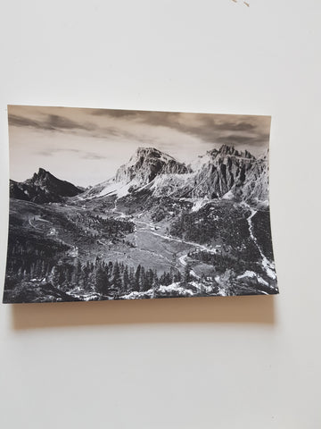 AK Strada del Passo Falzarego. Sasso di Stria.