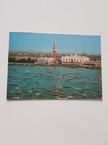 AK Venezia. Bacino S. Marco Partenza della Vogalonga.