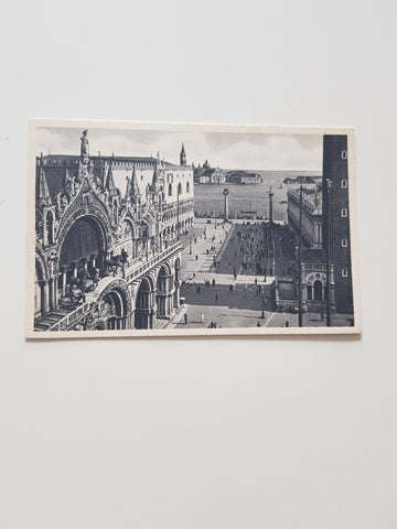 AK Venezia. Chiesa e Piazza S. Marco.