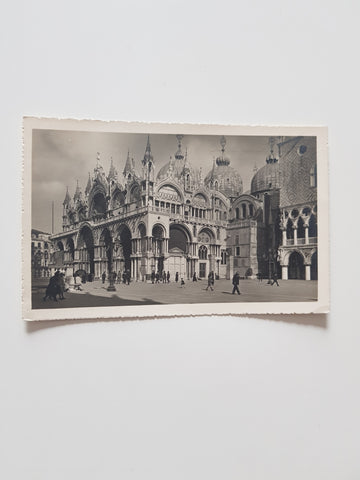 AK Venezia. Palazzo Ducale. Angolo verso la Basilica di San Marco.