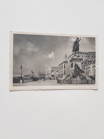 AK Venezia. Palazzo Ducale. Visto dalla Riva degli Schiavoni e momunento di V. Emanuele II.