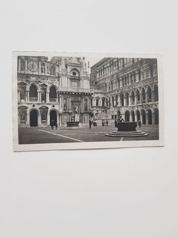 AK Venezia. Palazzo Ducale. Cortile.