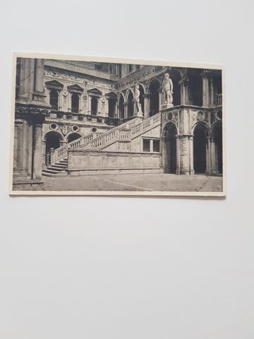 AK Venezia. Palazzo Ducale. Fianco della Scala dei Giganti.