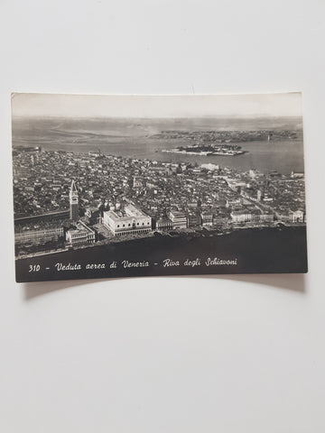 AK Venezia. Veduta aerea di Venezia - Riva degli Schiavoni.