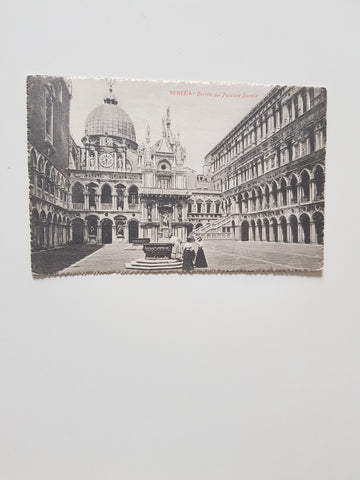 AK Venezia - Cortile del Palazzo Ducale.
