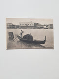 AK Venezia. Panorama del Molo con gondola.